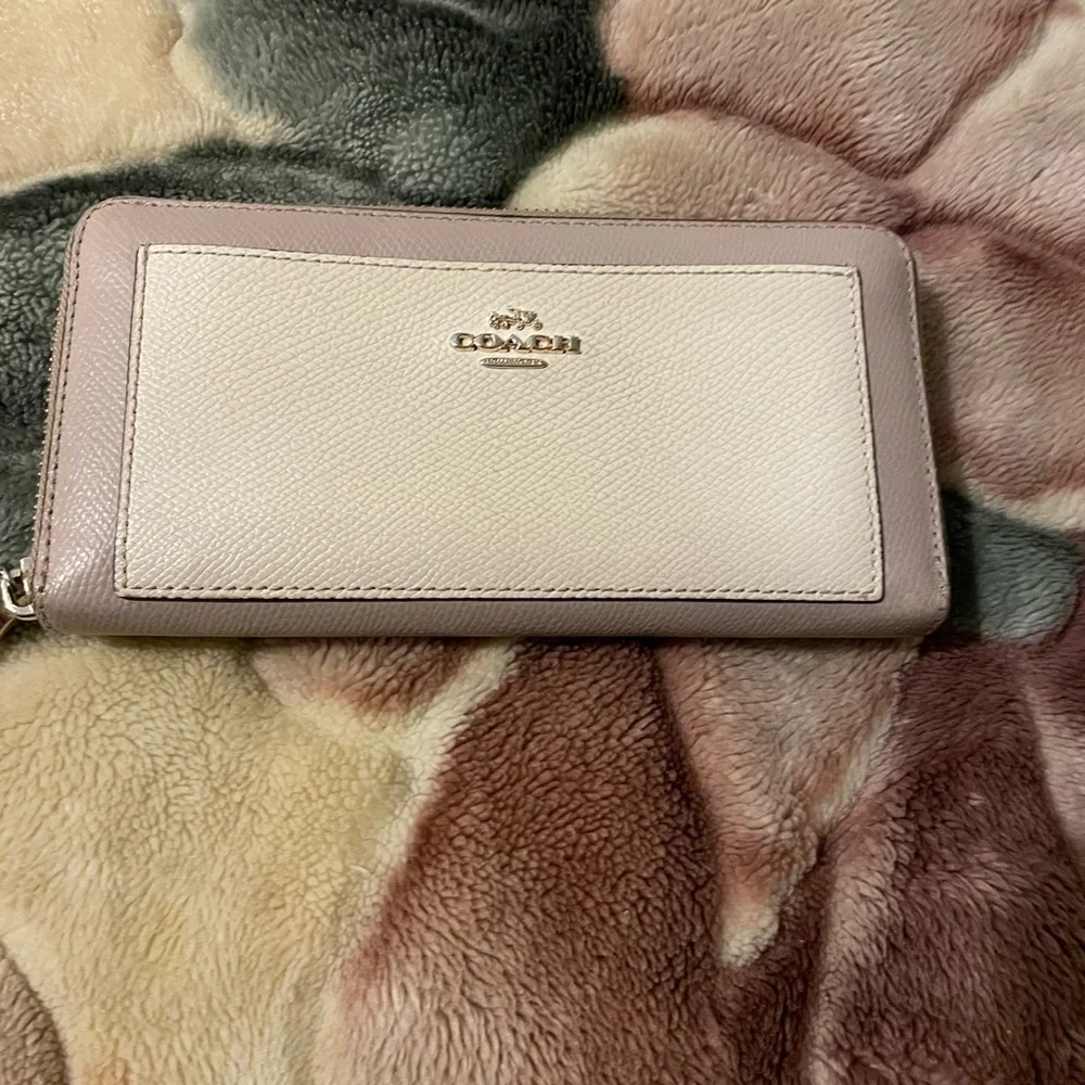 Authentic Coach Zip Around Wallet Preowned
